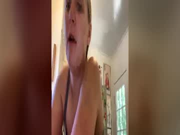 bigtittybella21
