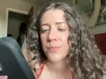 nicoleonyourpol