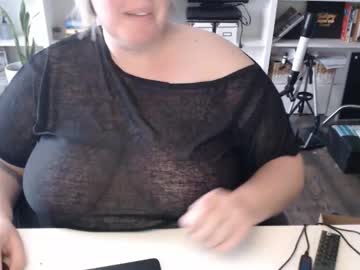 squirtymilfjess